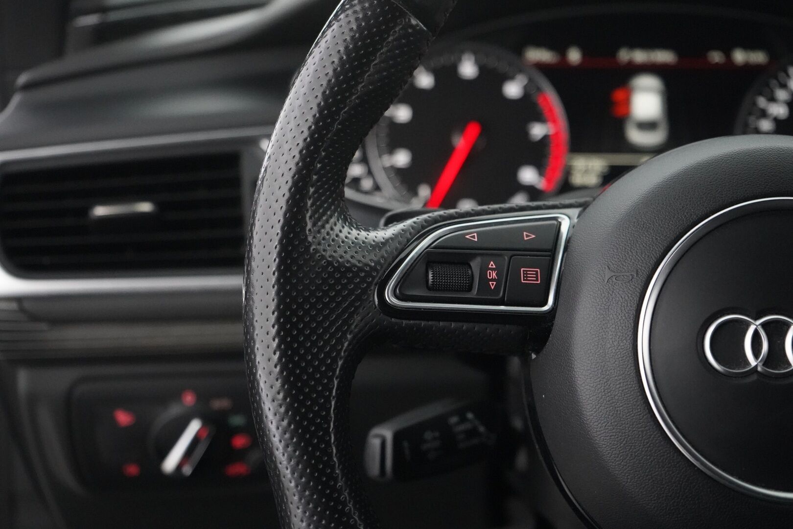 Audi A7 2014 MYYDÄÄN HUUTOKAUPAT.COM - Kahdet renkaat alumiinivantein / Juuri huollettu / Mekatroniikka uusittu / Juuri katsastettu