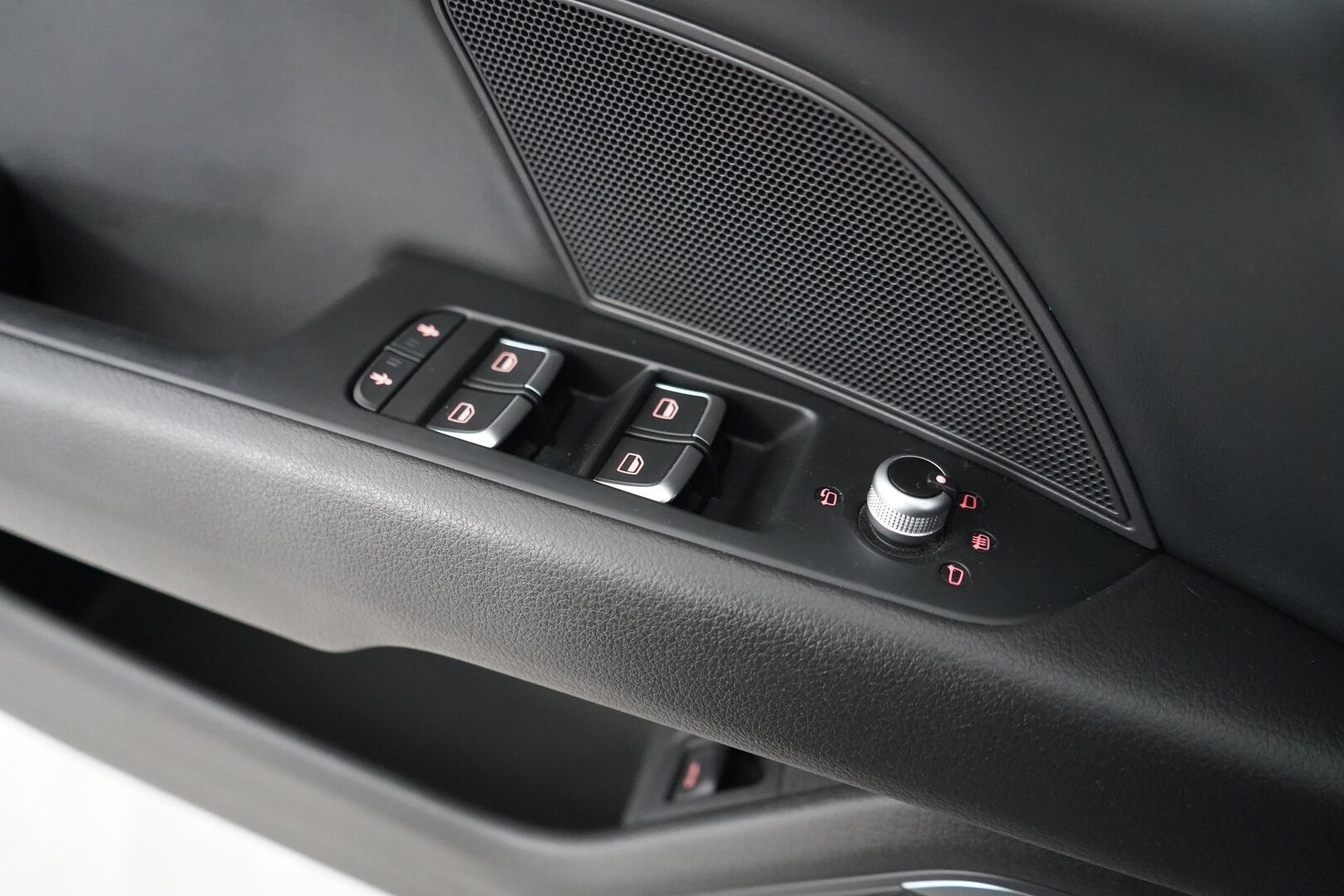 Audi A7 2014 MYYDÄÄN HUUTOKAUPAT.COM - Kahdet renkaat alumiinivantein / Juuri huollettu / Mekatroniikka uusittu / Juuri katsastettu