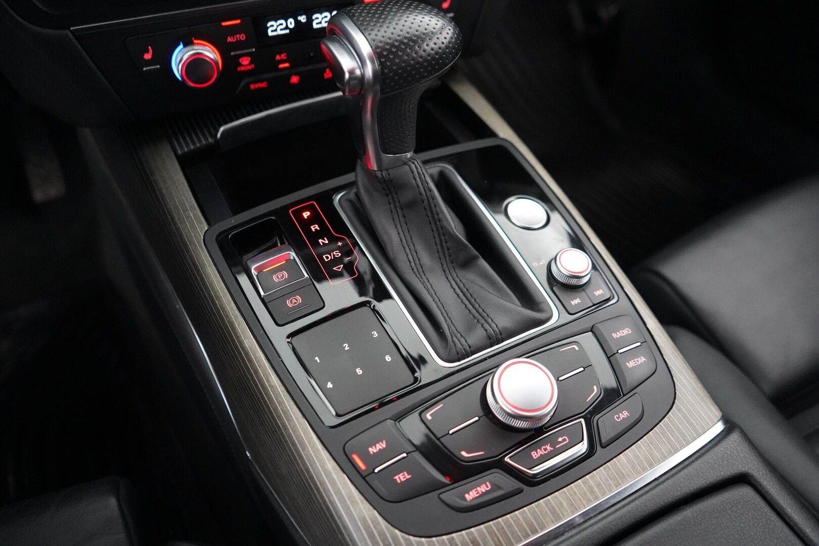 Audi A7 2014 MYYDÄÄN HUUTOKAUPAT.COM - Kahdet renkaat alumiinivantein / Juuri huollettu / Mekatroniikka uusittu / Juuri katsastettu
