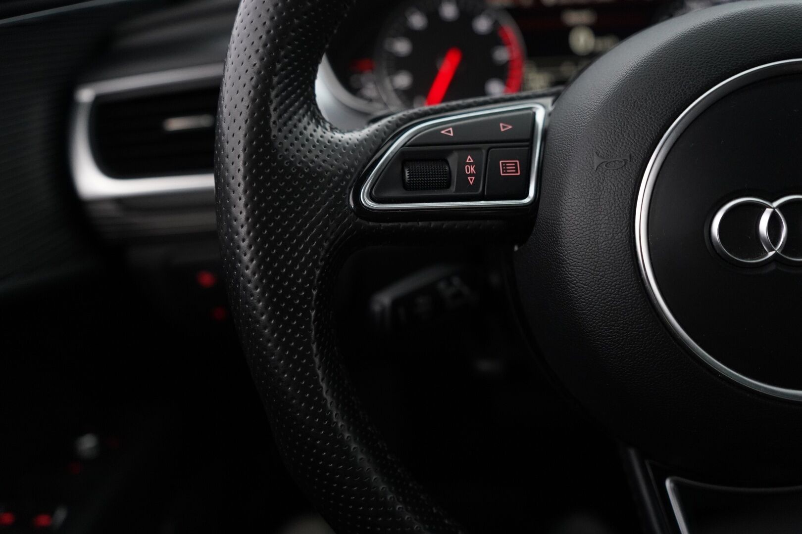 Audi A7 2014 3,0 V6 TFSI Business S-line quattro S tronic Start-Stop *Bose / Nahat / Koukku / S.kontti / Kattoluukku* - Kahdet renkaat alumiinivantein / Juuri huollettu / Mekatroniikka uusittu / Juuri katsastettu