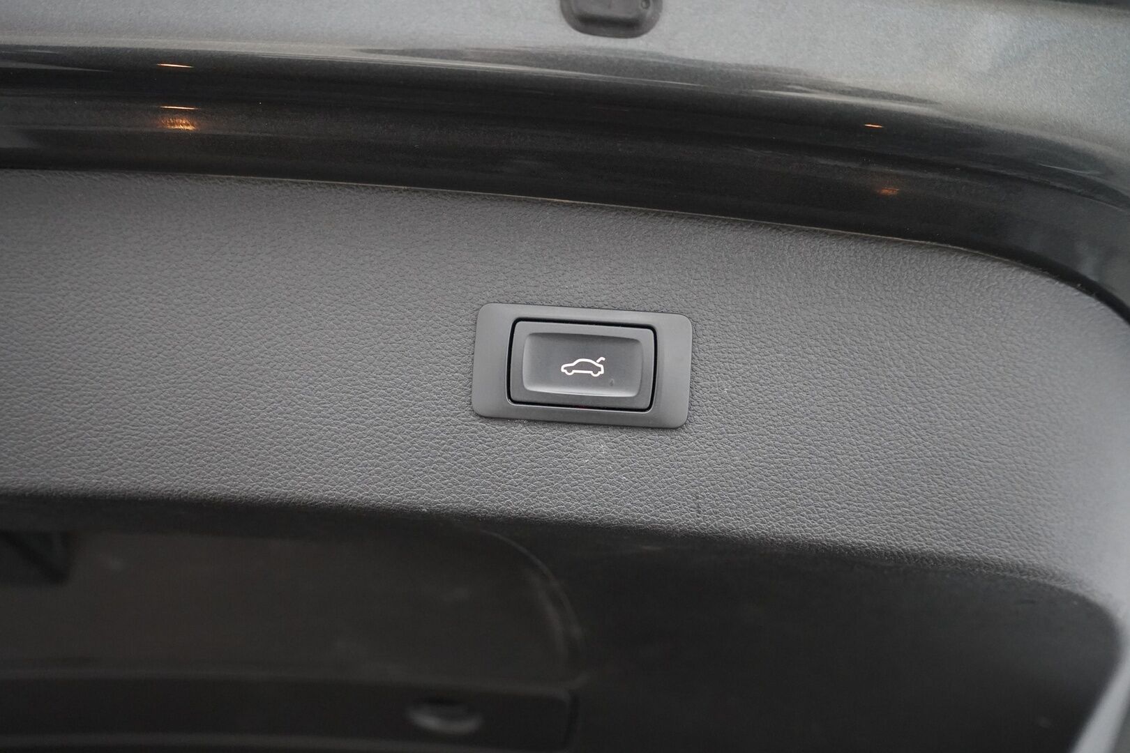 Audi A7 2014 MYYDÄÄN HUUTOKAUPAT.COM - Kahdet renkaat alumiinivantein / Juuri huollettu / Mekatroniikka uusittu / Juuri katsastettu