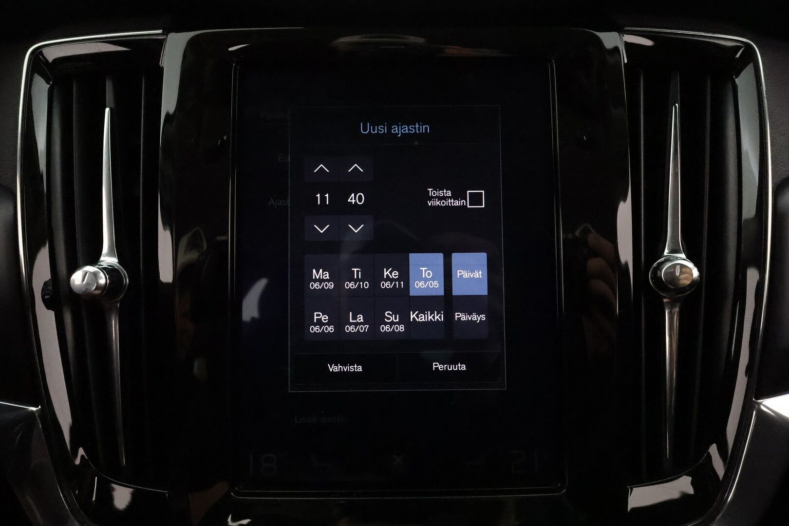 Volvo V90 2018 D3 Momentum Business aut - Webasto / Adapt.Vakkari / Adapt.LED / Vetokoukku / Ratinlämmitys / VOC / Peruutustutka / Jakopää tehty!