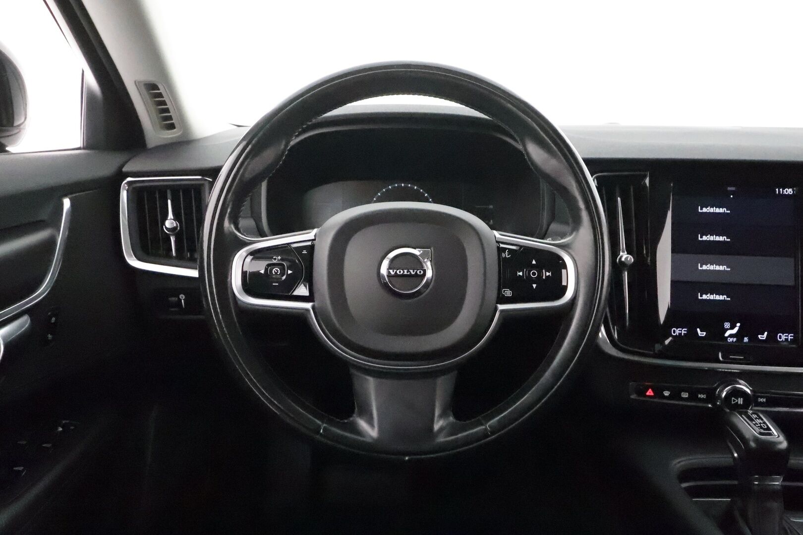 Volvo V90 2018 D3 Momentum Business aut - Webasto / Adapt.Vakkari / Adapt.LED / Vetokoukku / Ratinlämmitys / VOC / Peruutustutka / Jakopää tehty!