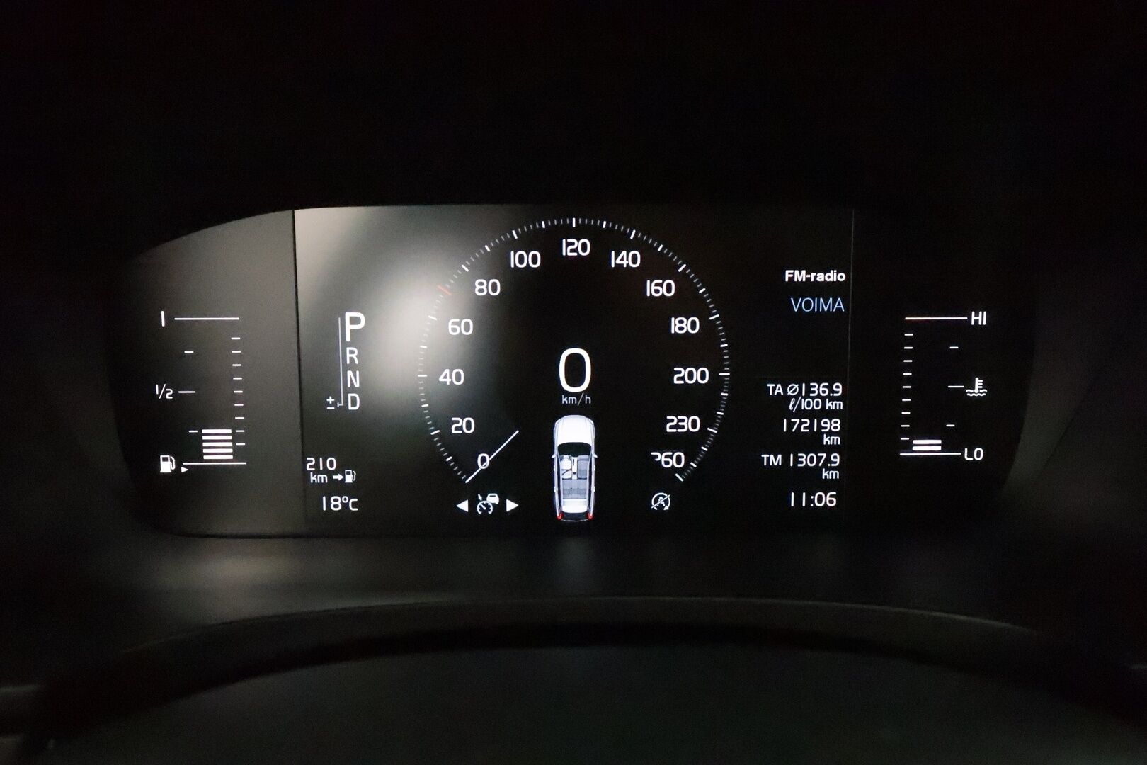 Volvo V90 2018 D3 Momentum Business aut - Webasto / Adapt.Vakkari / Adapt.LED / Vetokoukku / Ratinlämmitys / VOC / Peruutustutka / Jakopää tehty!