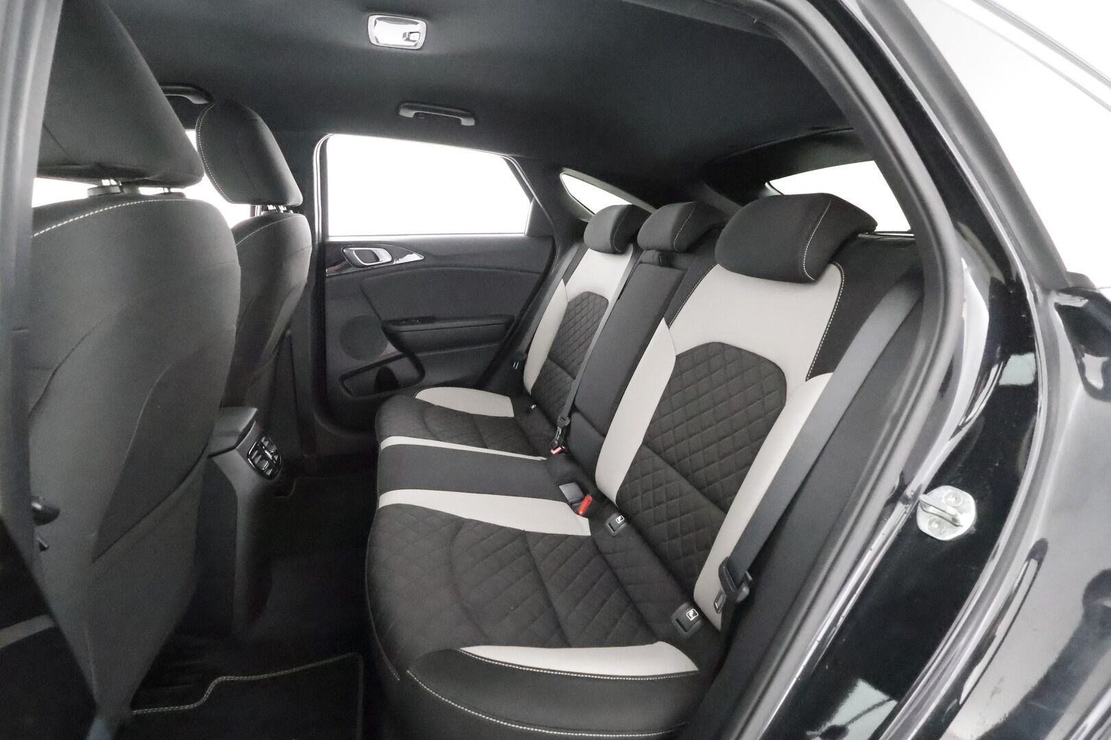Kia ProCeed 2021 1,5 T-GDI 160hv GT-Line DCT - Suomiauto | Facelift | Peruutuskamera | Apple&Android | Puolinahkasisusta | Ratinlämmitys | 2x Renkaat Aluvantein!
