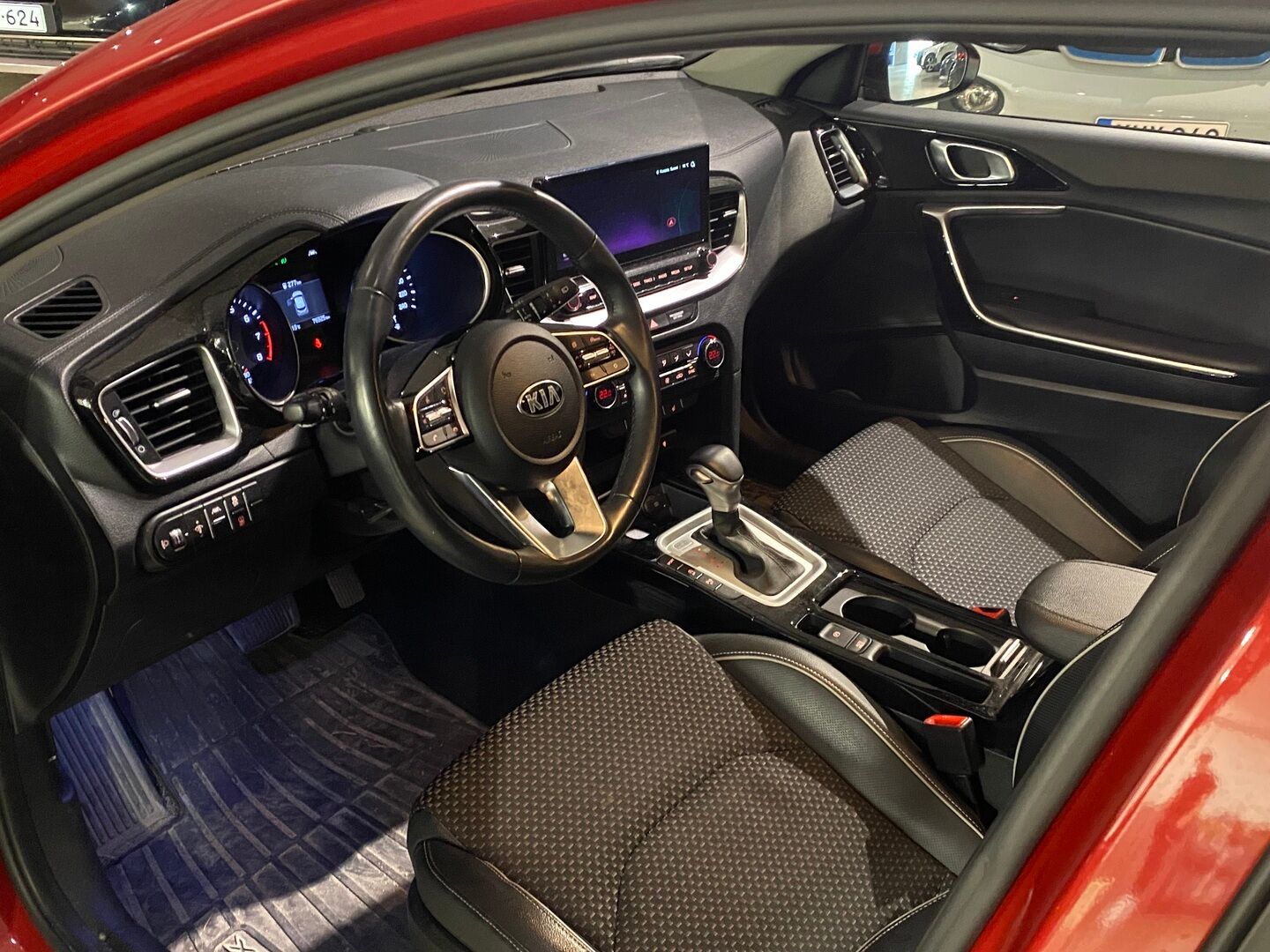 Kia XCeed 2022 1,5 T-GDI 160hv EX DCT - | Suomi-auto | Lohkolämmitin sisäpistokkeella | P-Kamera | Navi | Kahdet renkaat aluvanteilla | Uudet Hakkapeliitta nastat! | Juuri huollettu |