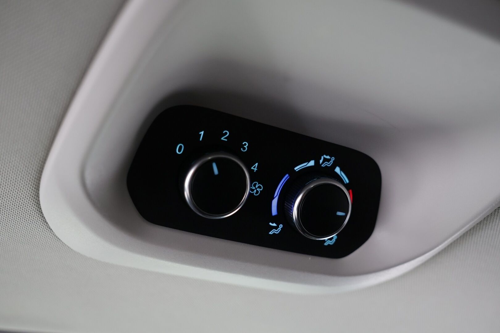 Ford Tourneo 2020 Tourneo Custom / Nahkapenkit / Kuljettajanistuin sähköinen / Vakkari - Todella siisti! / Kahdet Renkaat - HULLUT AVAJAISHULINAT KORKOTARJOUS 3,29 %