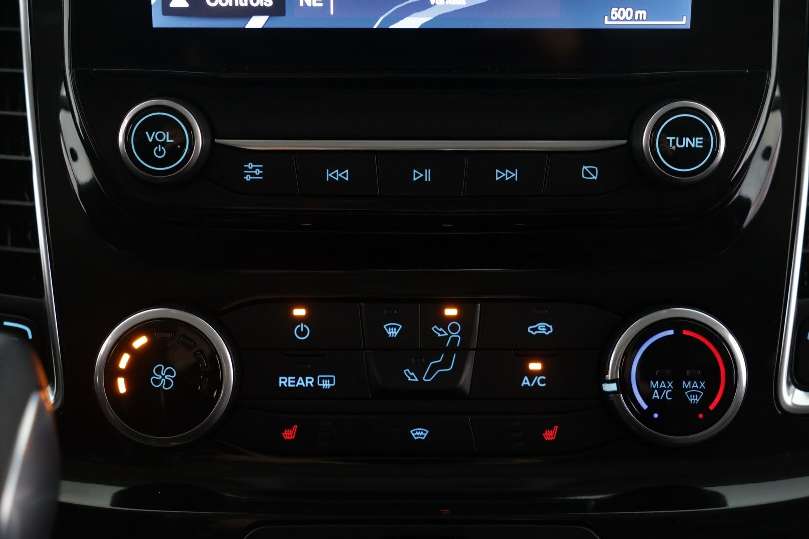 Ford Tourneo 2020 Tourneo Custom / Nahkapenkit / Kuljettajanistuin sähköinen / Vakkari - Todella siisti! / Kahdet Renkaat - HULLUT AVAJAISHULINAT KORKOTARJOUS 3,29 %