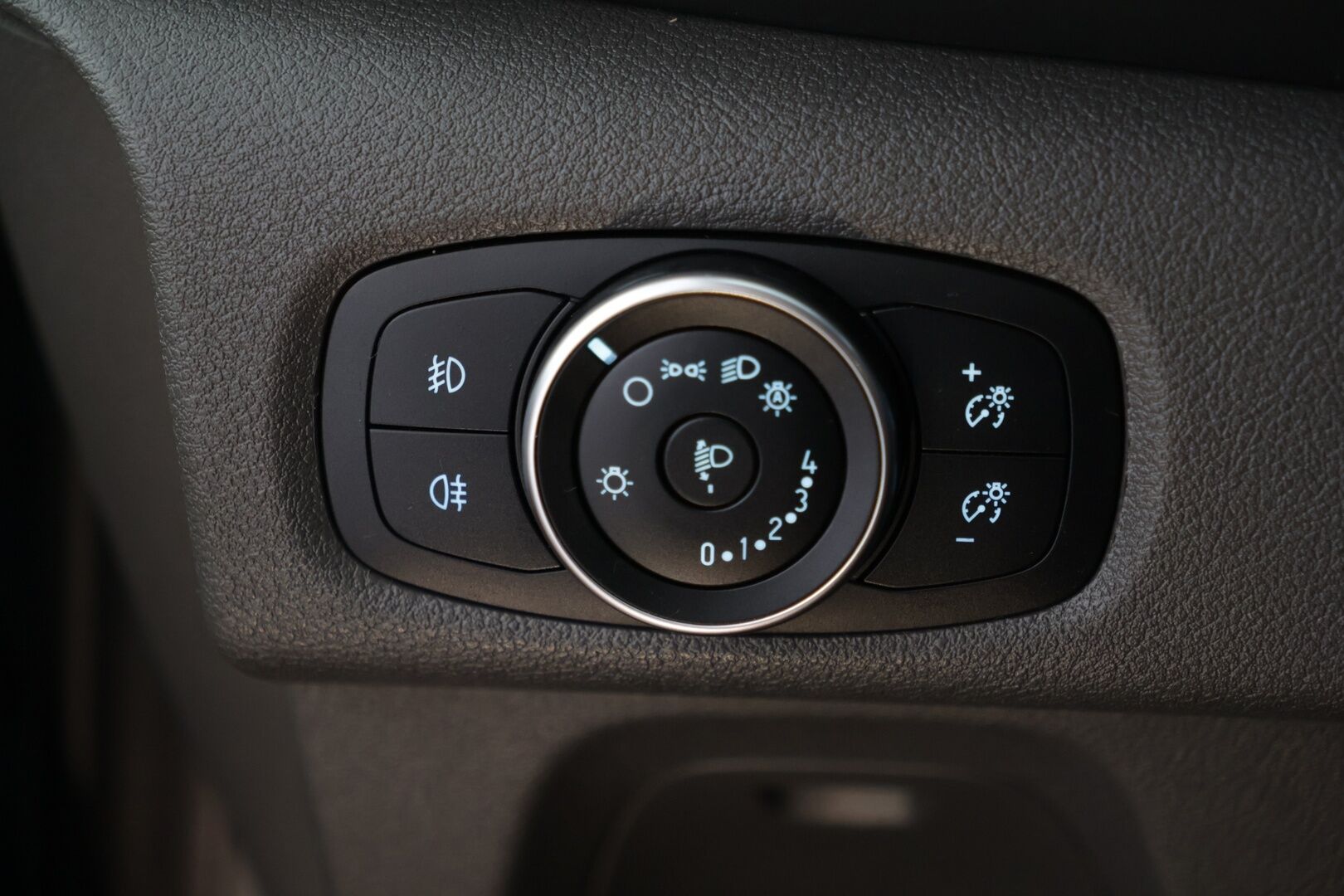 Ford Tourneo 2020 Tourneo Custom / Nahkapenkit / Kuljettajanistuin sähköinen / Vakkari - Todella siisti! / Kahdet Renkaat - HULLUT AVAJAISHULINAT KORKOTARJOUS 3,29 %