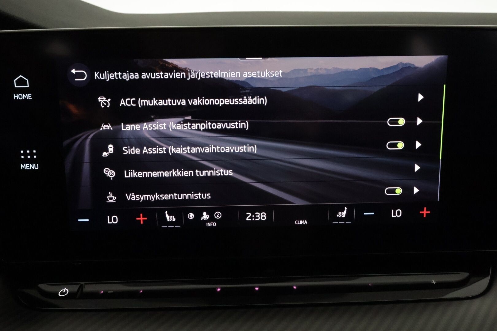 Skoda Octavia 2021 Combi 2,0 TDI 200 4x4 RS DSG Autom. - 3,99 % KORKOTARJOUS TÄHÄN AUTOON - 1Om Suomiauto / Webasto / Adapt.Vakkari / Matrix LED / Peruutuskamera / Vetokoukku / Ratinlämmitys / Huippuvarusteet!