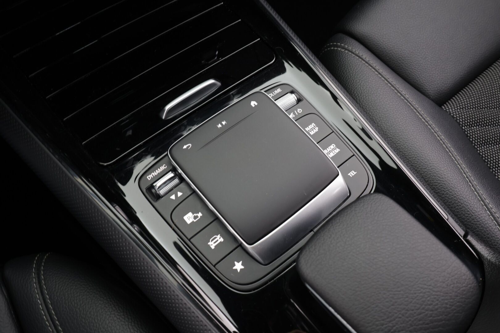 Mercedes-Benz B 2021 250e A Business Style Edition EQ Power * Vakkari / LED-High Performance / P.kamera / Sporttipenkit / Sisätilanlämmitin * - 1-om Suomi-auto / 2x Latauskaapelit / Kahdet renkaat / Akkutesti 95,5%