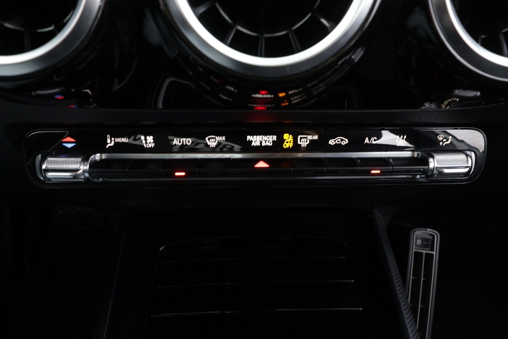 Mercedes-Benz B 2021 250e A Business Style Edition EQ Power * Vakkari / LED-High Performance / P.kamera / Sporttipenkit / Sisätilanlämmitin * - 1-om Suomi-auto / 2x Latauskaapelit / Kahdet renkaat / Akkutesti 95,5%