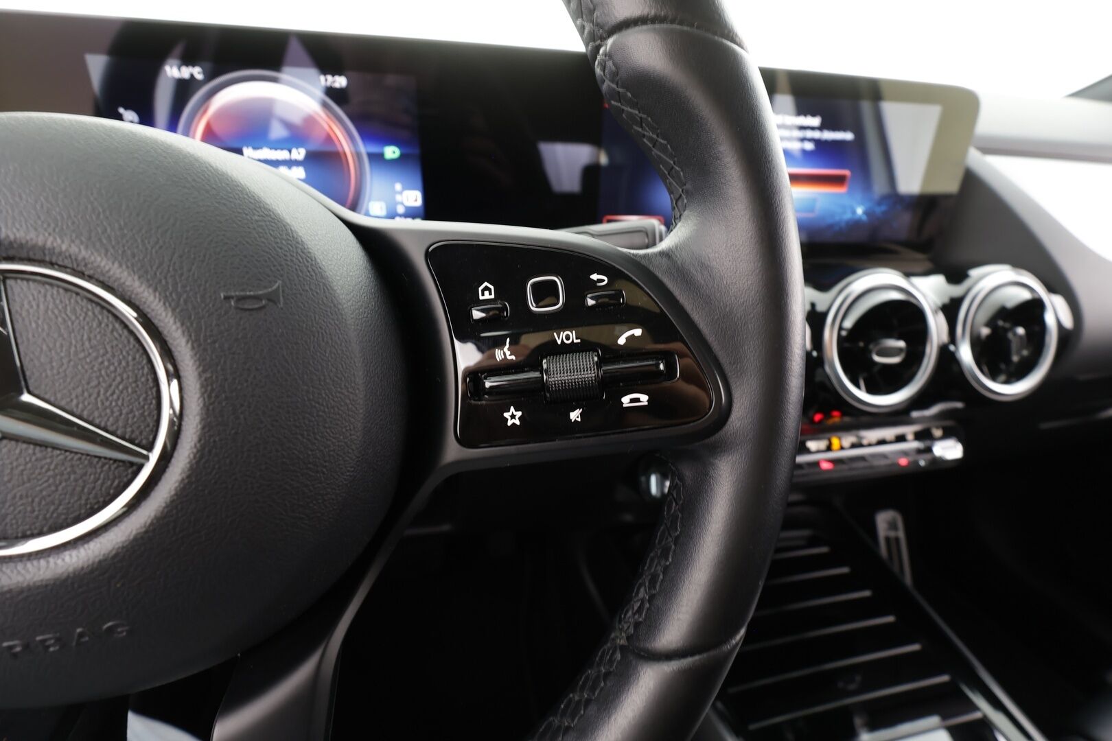 Mercedes-Benz B 2021 250e A Business Style Edition EQ Power * Vakkari / LED-High Performance / P.kamera / Sporttipenkit / Sisätilanlämmitin * - 1-om Suomi-auto / 2x Latauskaapelit / Kahdet renkaat / Akkutesti 95,5%