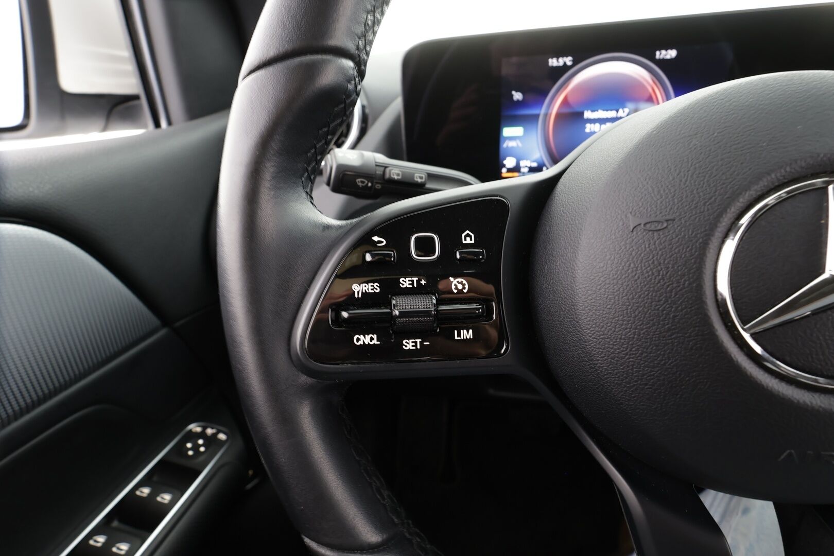 Mercedes-Benz B 2021 250e A Business Style Edition EQ Power * Vakkari / LED-High Performance / P.kamera / Sporttipenkit / Sisätilanlämmitin * - 1-om Suomi-auto / 2x Latauskaapelit / Kahdet renkaat / Akkutesti 95,5%