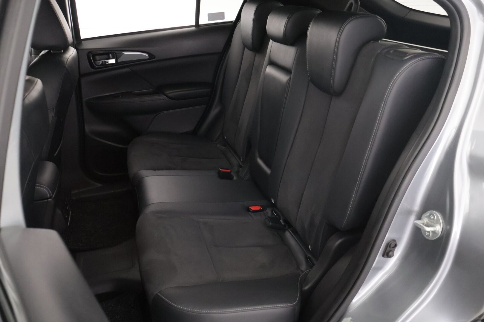Mitsubishi Eclipse 2021 2.4 PHEV Instyle 4WD - */ Tehdastakuu / Merkkihuollettu / 360-kamera / BLIS / Adapt. vakkari / CarPlay / Koukku / Lohko / Juuri saapunut /*