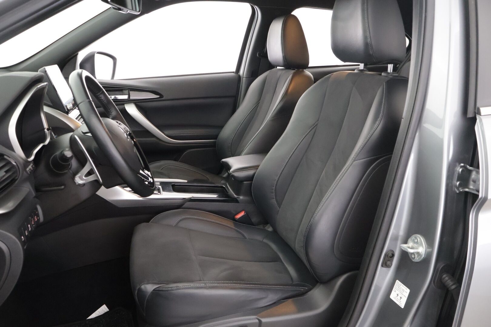 Mitsubishi Eclipse 2021 2.4 PHEV Instyle 4WD - */ Tehdastakuu / Merkkihuollettu / 360-kamera / BLIS / Adapt. vakkari / CarPlay / Koukku / Lohko / Juuri saapunut /*
