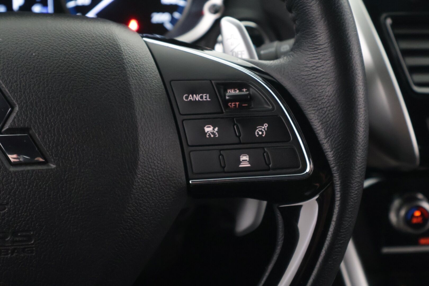 Mitsubishi Eclipse 2021 2.4 PHEV Instyle 4WD - */ Tehdastakuu / Merkkihuollettu / 360-kamera / BLIS / Adapt. vakkari / CarPlay / Koukku / Lohko / Juuri saapunut /*