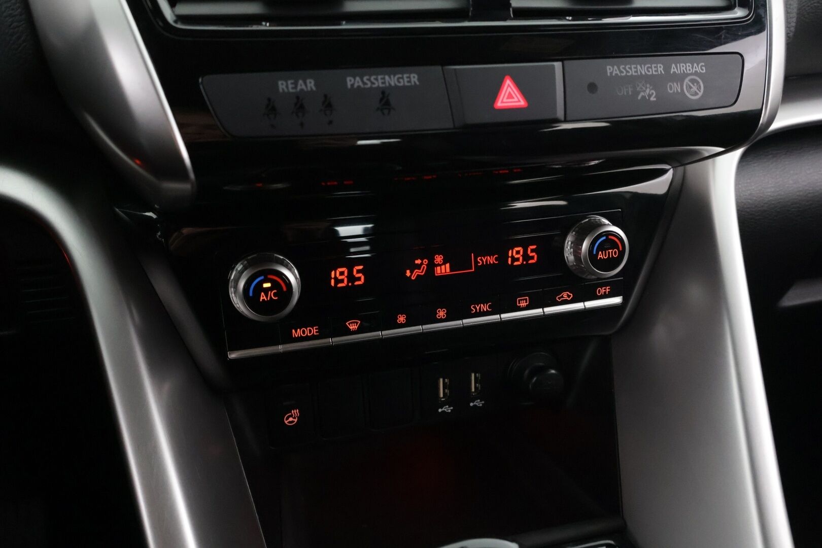 Mitsubishi Eclipse 2021 2.4 PHEV Instyle 4WD - */ Tehdastakuu / Merkkihuollettu / 360-kamera / BLIS / Adapt. vakkari / CarPlay / Koukku / Lohko / Juuri saapunut /*
