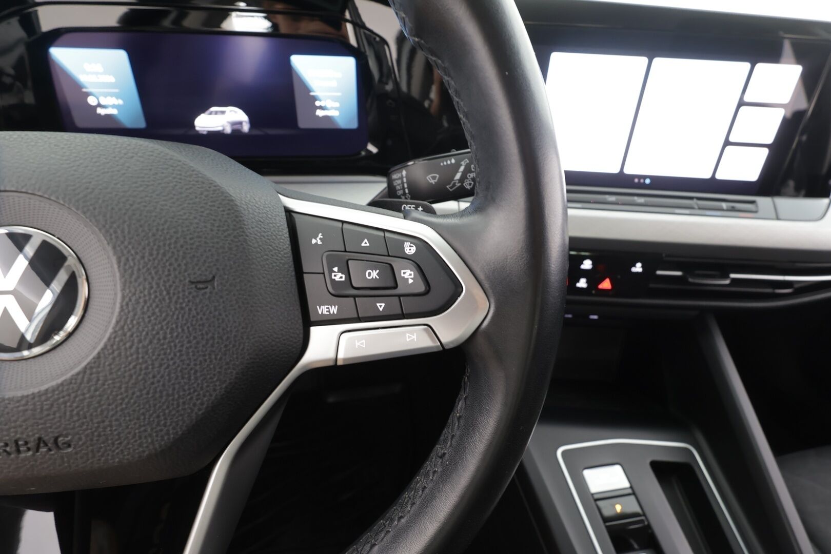 Volkswagen Golf 2021 Variant 1,0 eTSI (MHEV) 81 kW DSG - | ACC | Webasto | P.kamera | LED | Apple&Android |Kahdet Renkaat | Suomi-auto |