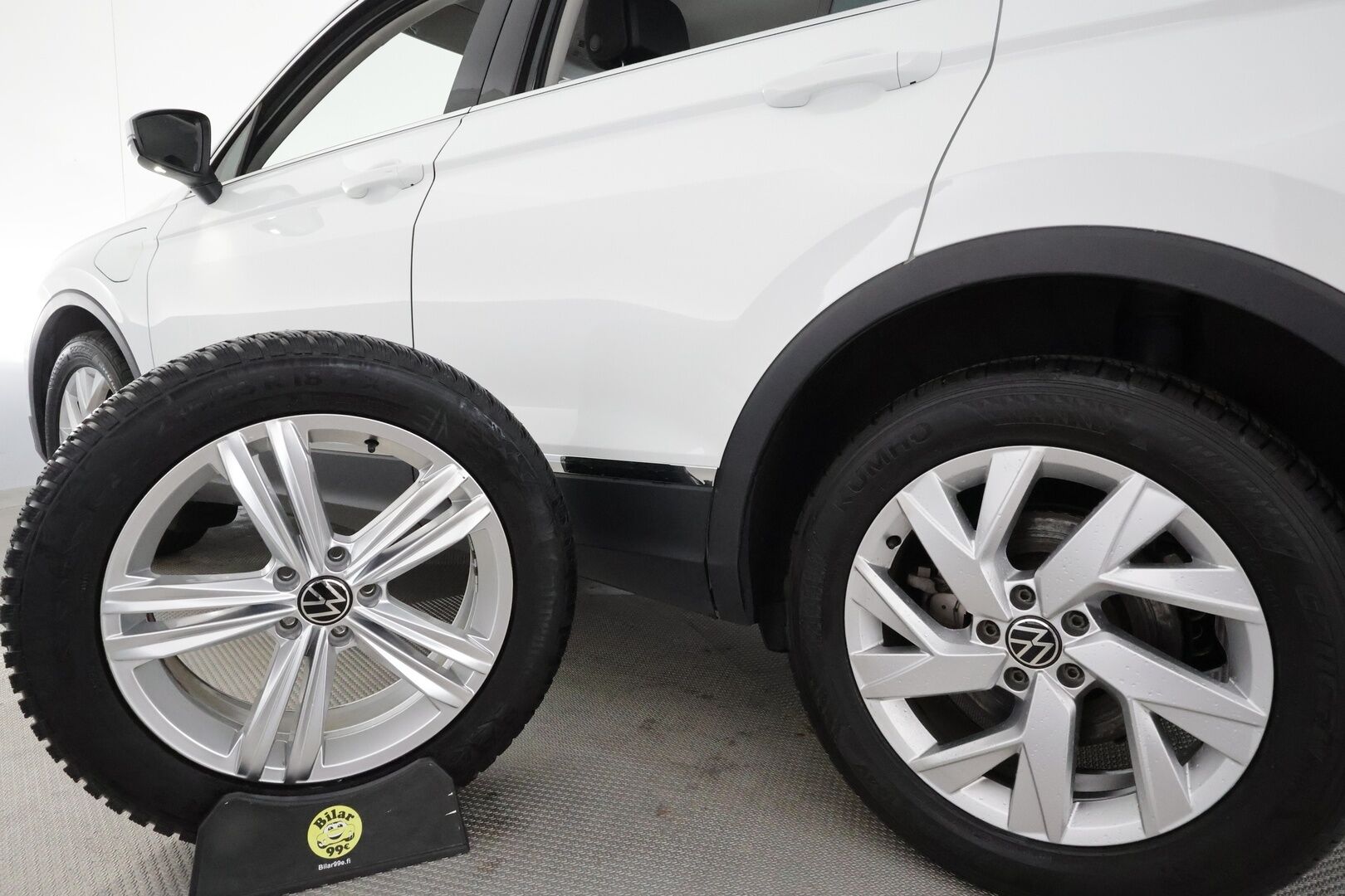 Volkswagen Tiguan 2021 Style Business eHybrid 180 kW DSG **ACC / Matrix-LED / P.Kamera / Navi / Kaistavahti / Digimittaristo / Keyless** - Suomi-auto / 2x Latauskaapelit / Kahdet Renkaat / Merkkihuollettu!
