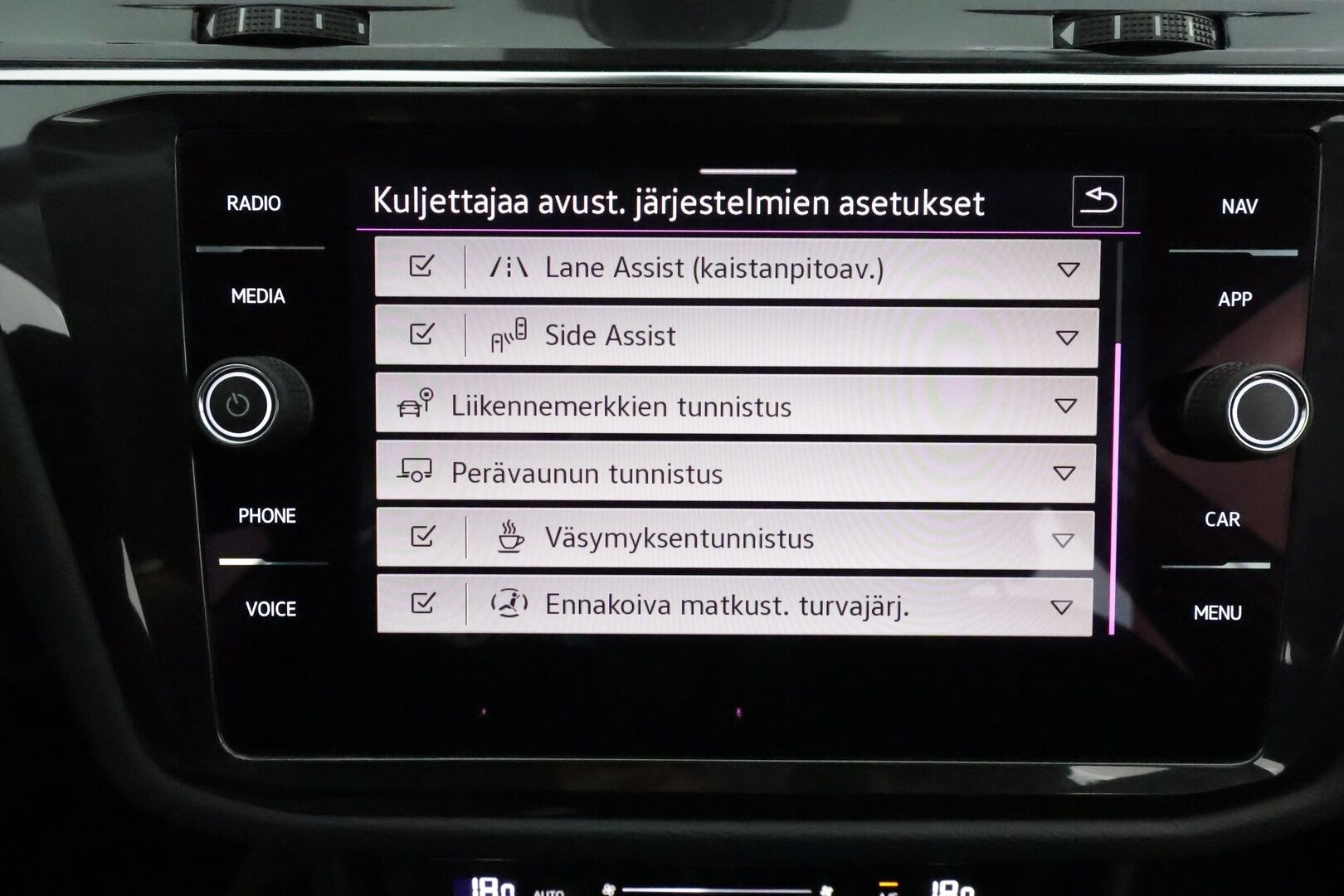 Volkswagen Tiguan 2021 Style Business eHybrid 180 kW DSG **ACC / Matrix-LED / P.Kamera / Navi / Kaistavahti / Digimittaristo / Keyless** - Suomi-auto / 2x Latauskaapelit / Kahdet Renkaat / Merkkihuollettu!