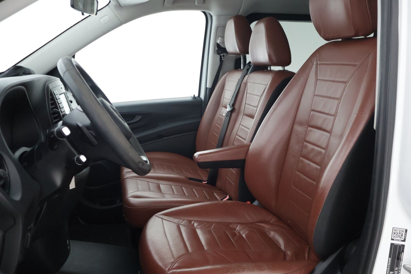 Mercedes-Benz VITO 2017 114CDI KB pitkä A3 9HLÖ * Webasto / Peruutuskamera / 9-paikkaa / Konjakkinahat / Bluetooth * - * 9- paikkainen / Harvinsaisella rusekalla nahkasisustalla / Siisti yksilö! *