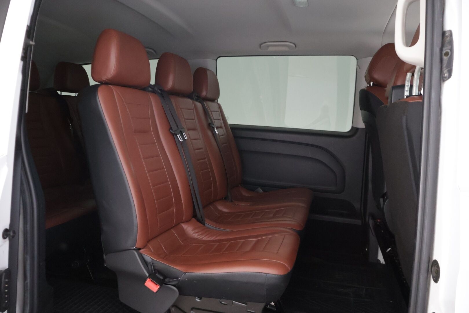 Mercedes-Benz VITO 2017 114CDI KB pitkä A3 9HLÖ * Webasto / Peruutuskamera / 9-paikkaa / Konjakkinahat / Bluetooth * - * 9- paikkainen / Harvinsaisella rusekalla nahkasisustalla / Siisti yksilö! *