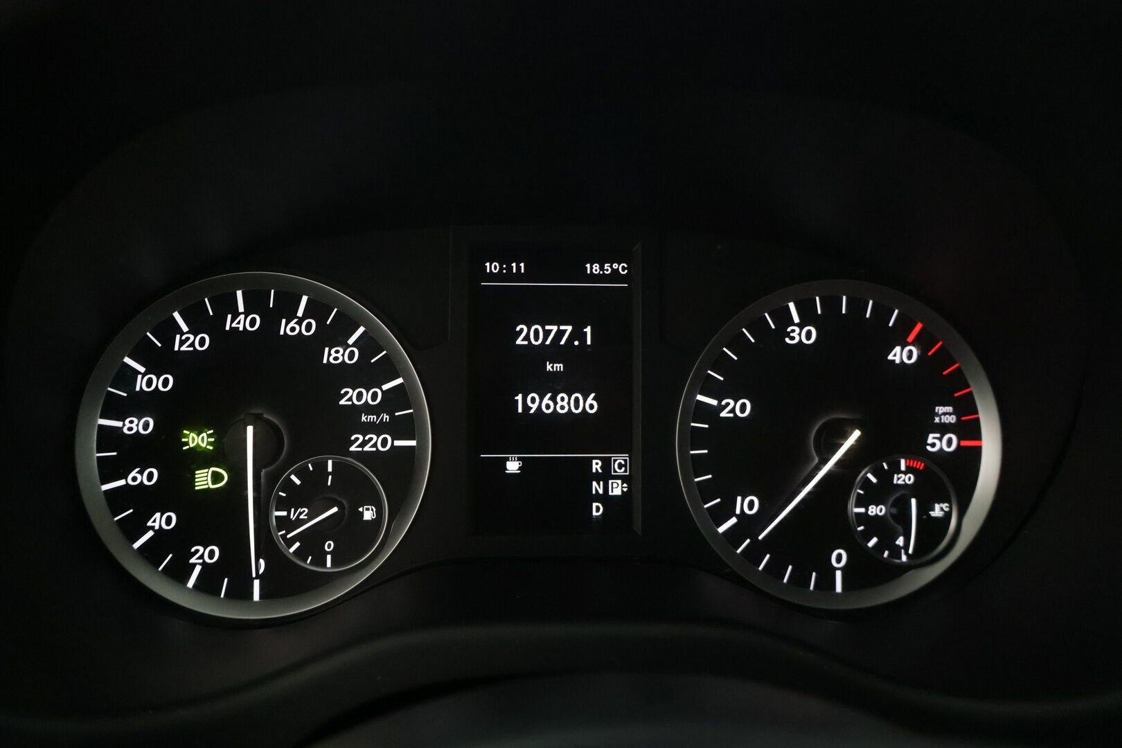 Mercedes-Benz VITO 2017 114CDI KB pitkä A3 9HLÖ * Webasto / Peruutuskamera / 9-paikkaa / Konjakkinahat / Bluetooth * - * 9- paikkainen / Harvinsaisella rusekalla nahkasisustalla / Siisti yksilö! *