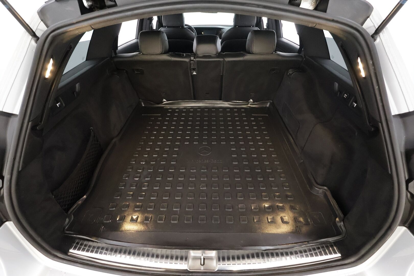 Mercedes-Benz E 2019 220 d T A Business AMG * LED-High Performance / Sportnahat / 360 Kamera / Navi / Ambient-valot / Vakkari * - Kahdet renkaat - HULLUT JOULUT KORKOTARJOUS 2,49% 