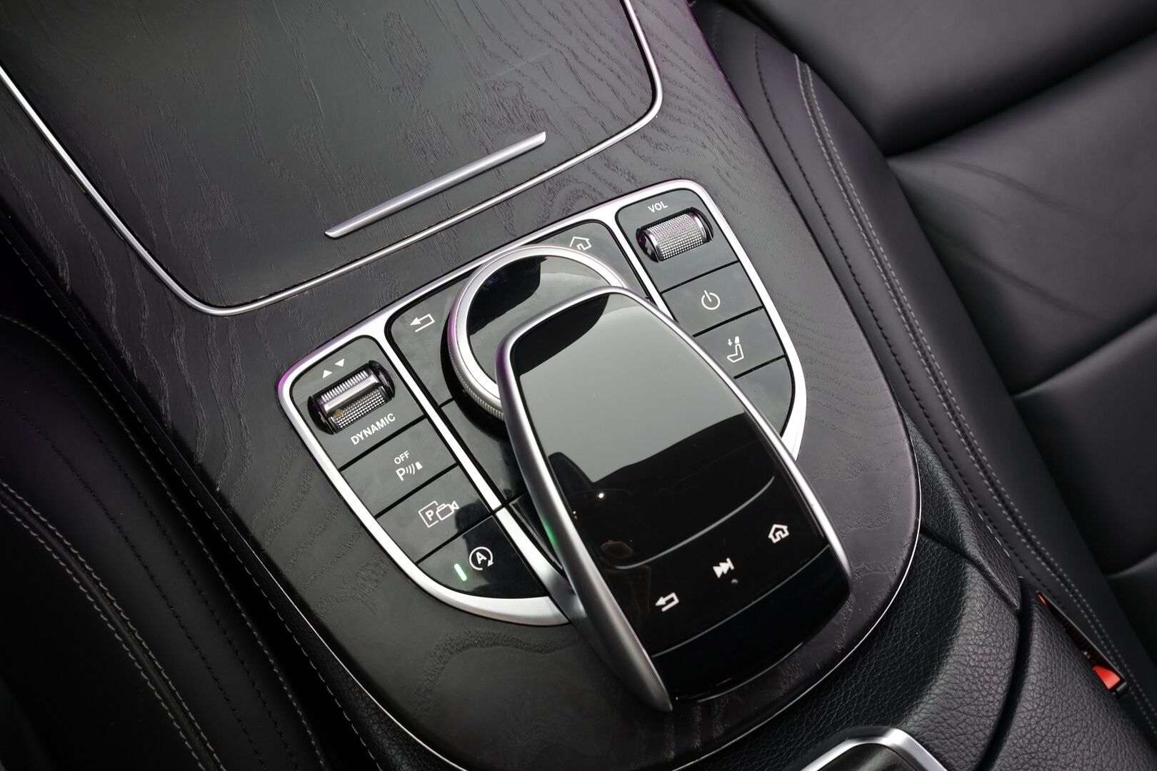 Mercedes-Benz E 2019 220 d T A Business AMG * LED-High Performance / Sportnahat / 360 Kamera / Navi / Ambient-valot / Vakkari * - Kahdet renkaat