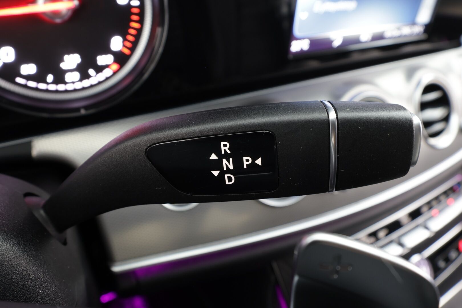 Mercedes-Benz E 2019 220 d T A Business AMG * LED-High Performance / Sportnahat / 360 Kamera / Navi / Ambient-valot / Vakkari * - Kahdet renkaat - HULLUT JOULUT KORKOTARJOUS 2,49% 