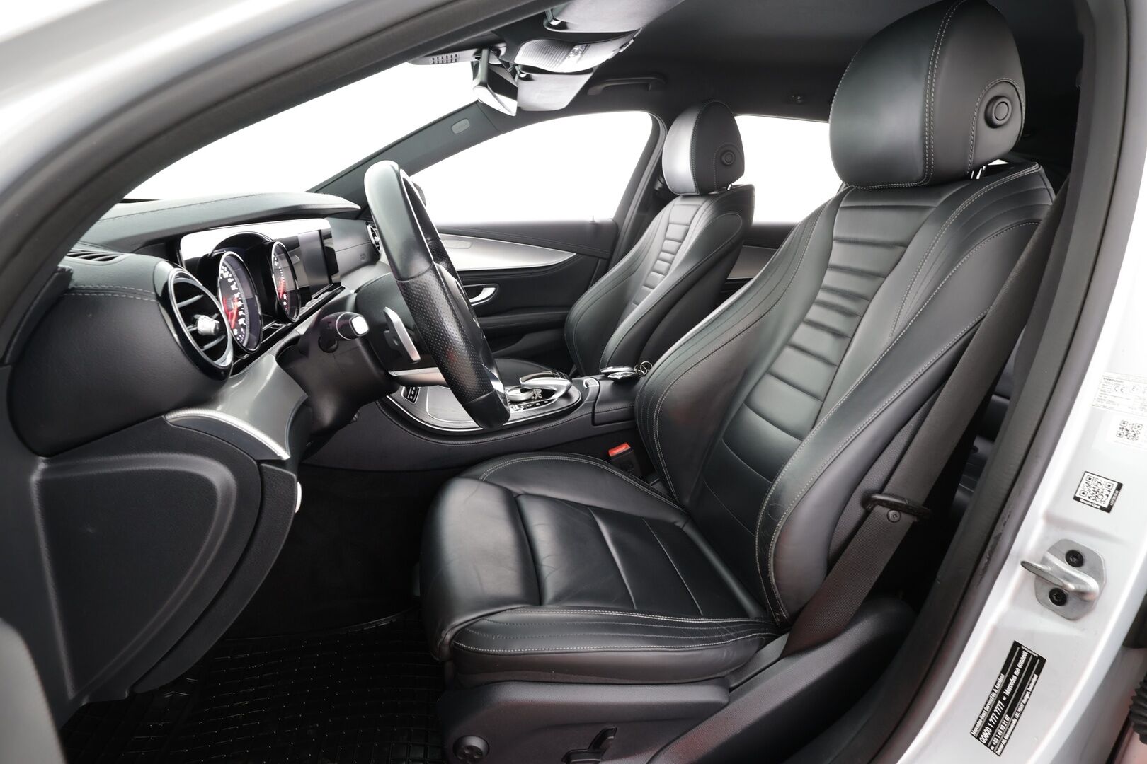 Mercedes-Benz E 2019 220 d T A Business AMG * LED-High Performance / Sportnahat / 360 Kamera / Navi / Ambient-valot / Vakkari * - Kahdet renkaat - HULLUT JOULUT KORKOTARJOUS 2,49% 