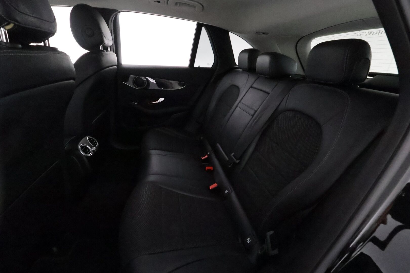 Mercedes-Benz GLC 2022 300 e 4MATIC A Business EQ Power **Koukku / Adapt.Vakkari / Multibeam-LED / P.kamera / Sporttipenkit / Navi** - 3,99 % KORKOTARJOUS TÄHÄN AUTOON - 1-om Suomi-auto / 2x Latauskaapelit / Kahdet Renkaat