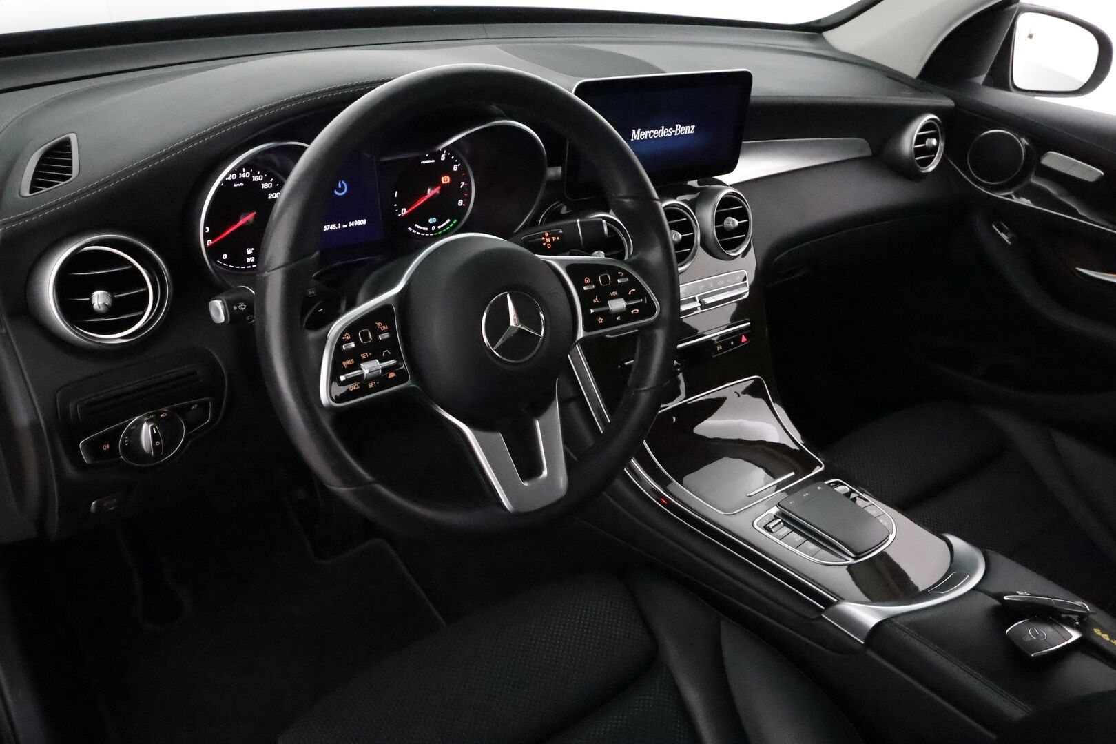 Mercedes-Benz GLC 2022 300 e 4MATIC A Business EQ Power **Koukku / Adapt.Vakkari / Multibeam-LED / P.kamera / Sporttipenkit / Navi** - 3,99 % KORKOTARJOUS TÄHÄN AUTOON - 1-om Suomi-auto / 2x Latauskaapelit / Kahdet Renkaat