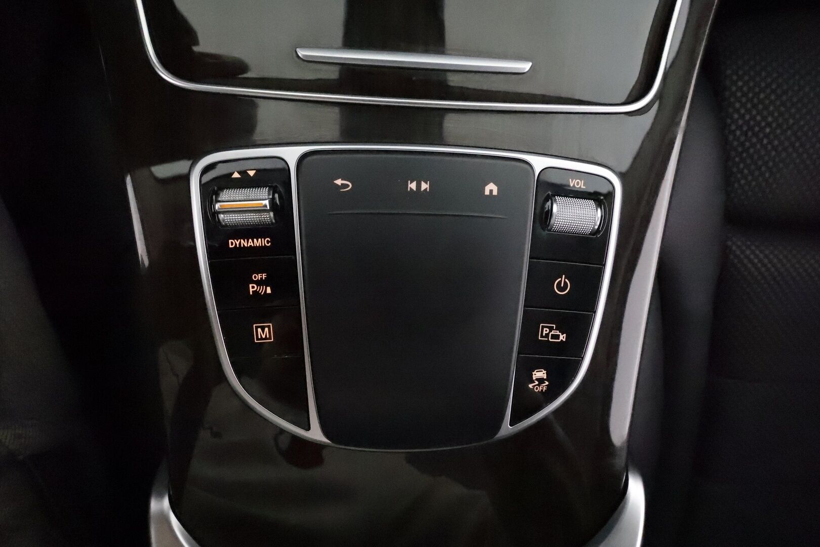 Mercedes-Benz GLC 2022 300 e 4MATIC A Business EQ Power **Koukku / Adapt.Vakkari / Multibeam-LED / P.kamera / Sporttipenkit / Navi** - 3,99 % KORKOTARJOUS TÄHÄN AUTOON - 1-om Suomi-auto / 2x Latauskaapelit / Kahdet Renkaat