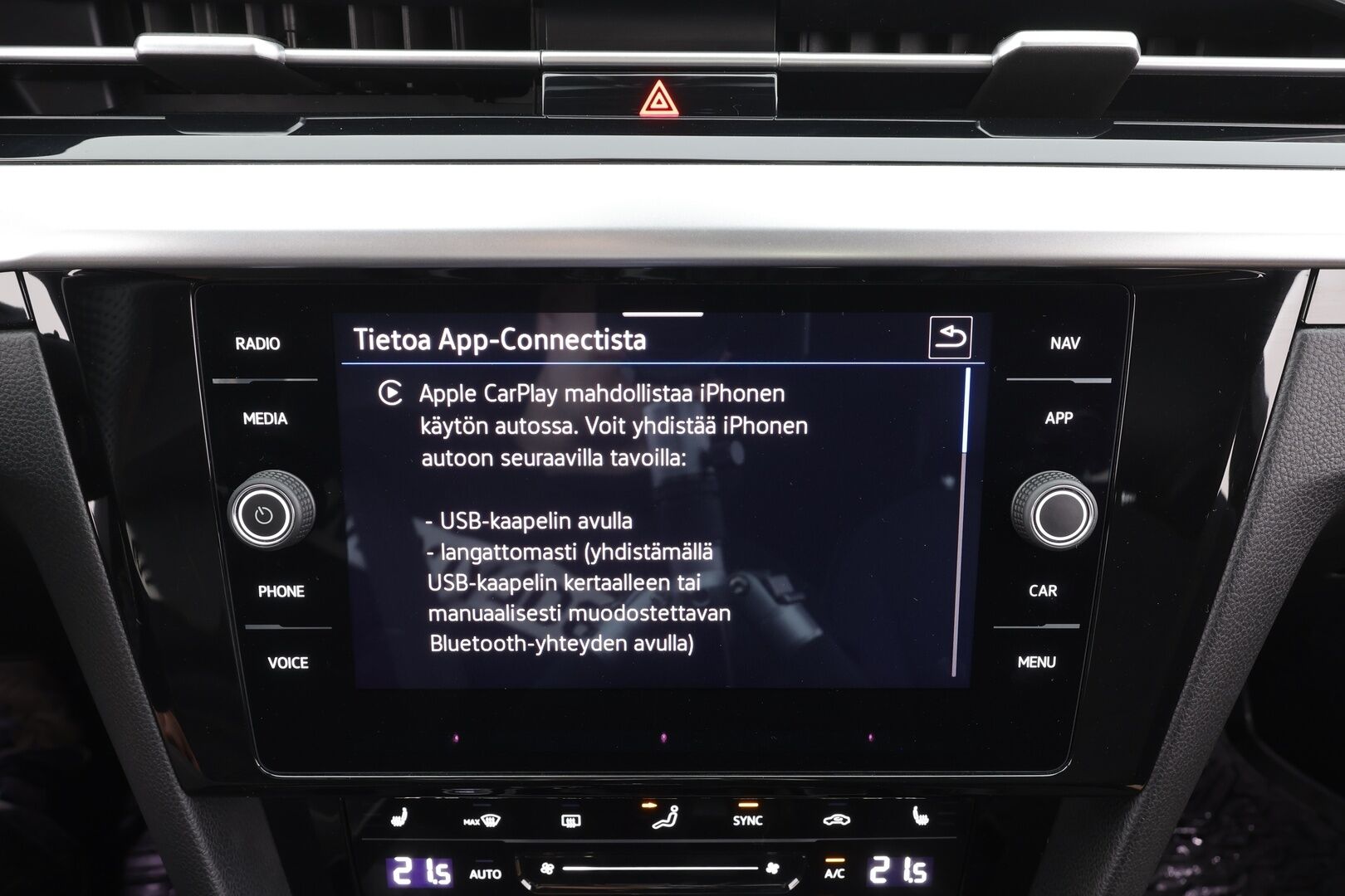 Volkswagen Arteon 2021 Shooting Brake R-Line 2,0 TDI SCR 110 kW DSG * Webasto / Koukku / ACC / Adapt.LED / P.Kamera / Navi / Keyless * - Suomi-auto / Kahdet renkaat aluvanteilla - HULLUT AVAJAISHULINAT KORKOTARJOUS 3,29 %