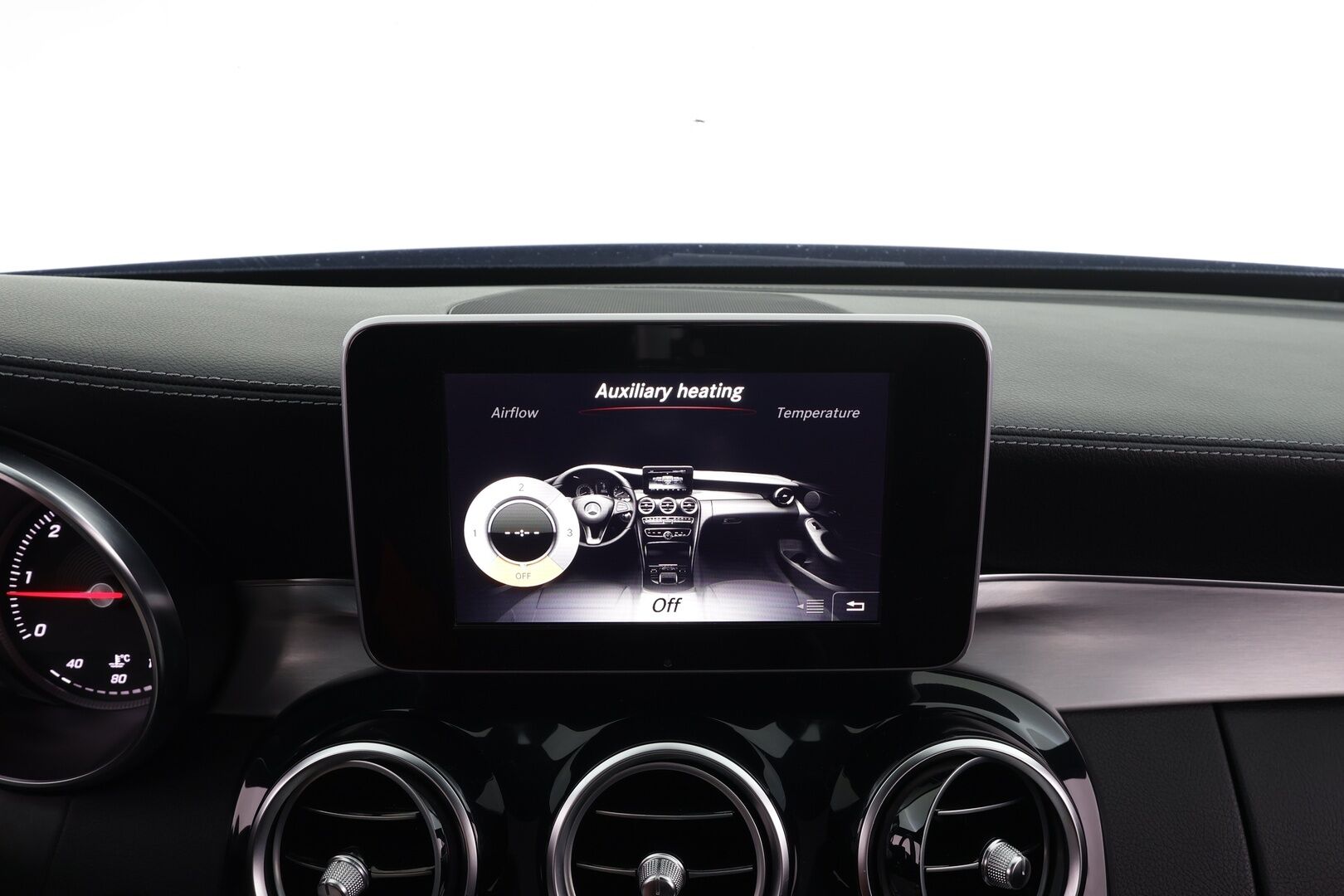 Mercedes-Benz C 2017 220 d 4Matic A Business AMG * ACC / Webasto / Burmester / Panorama / Sportpenkki Muistilla / P.Kamera / ILS-LED * - Kahdet renkaat