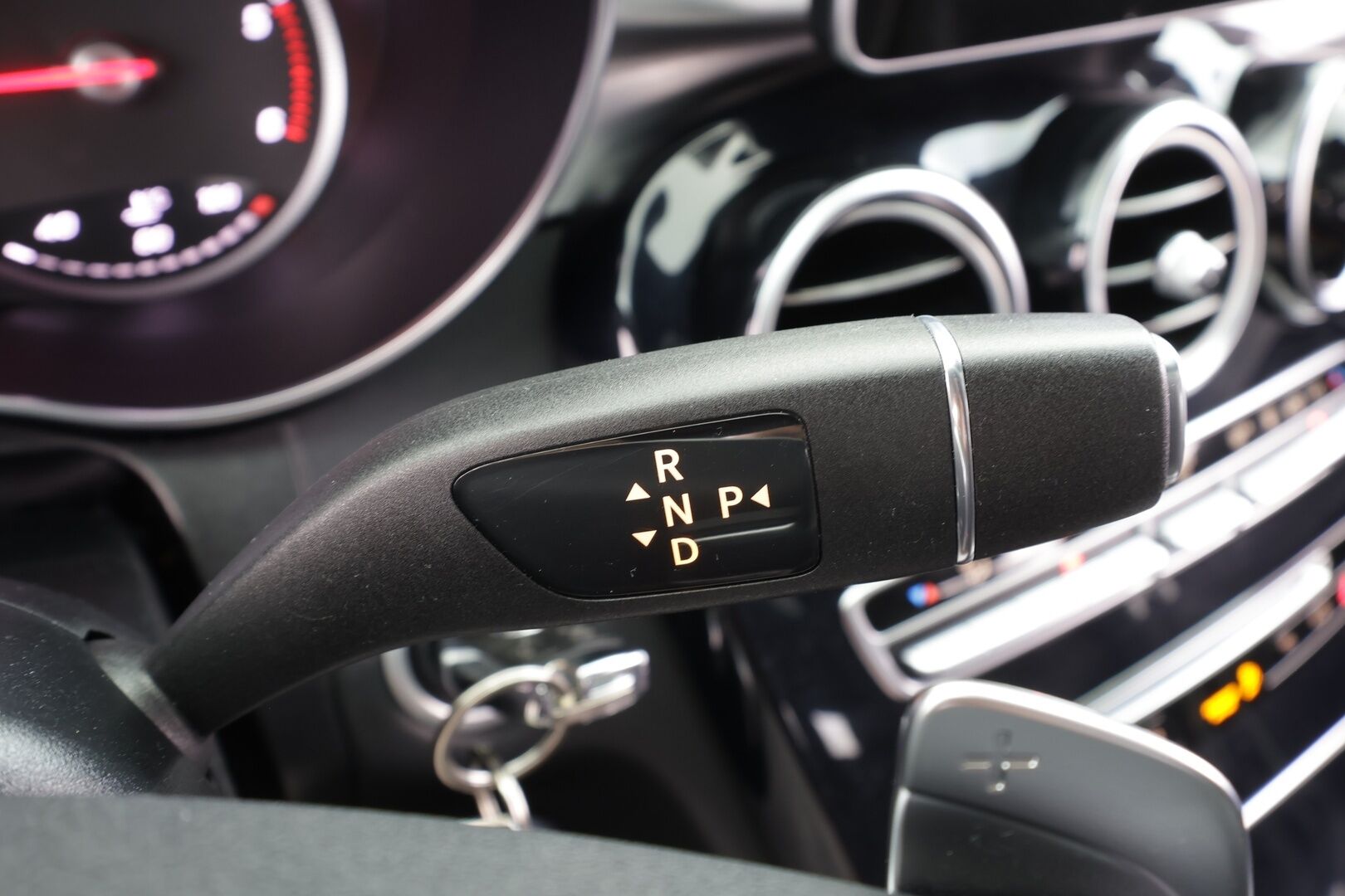 Mercedes-Benz C 2017 220 d 4Matic A Business AMG * ACC / Webasto / Burmester / Panorama / Sportpenkki Muistilla / P.Kamera / ILS-LED * - Kahdet renkaat