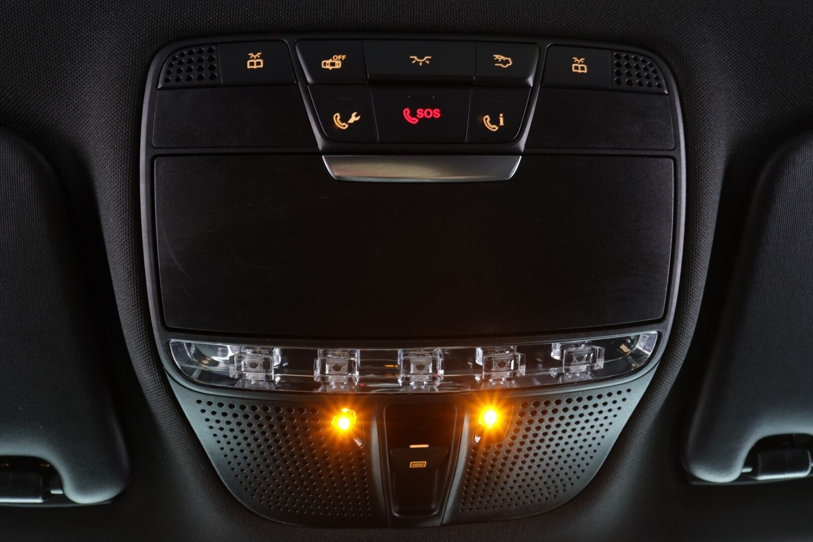 Mercedes-Benz C 2017 220 d 4Matic A Business AMG * ACC / Webasto / Burmester / Panorama / Sportpenkki Muistilla / P.Kamera / ILS-LED * - Kahdet renkaat