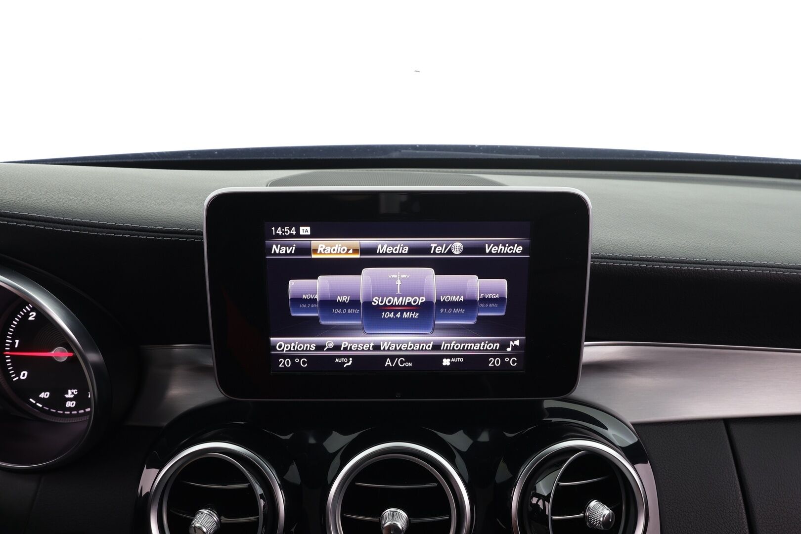 Mercedes-Benz C 2017 220 d 4Matic A Business AMG * ACC / Webasto / Burmester / Panorama / Sportpenkki Muistilla / P.Kamera / ILS-LED * - Huippuvarusteet! Hieno kokonaisuus!