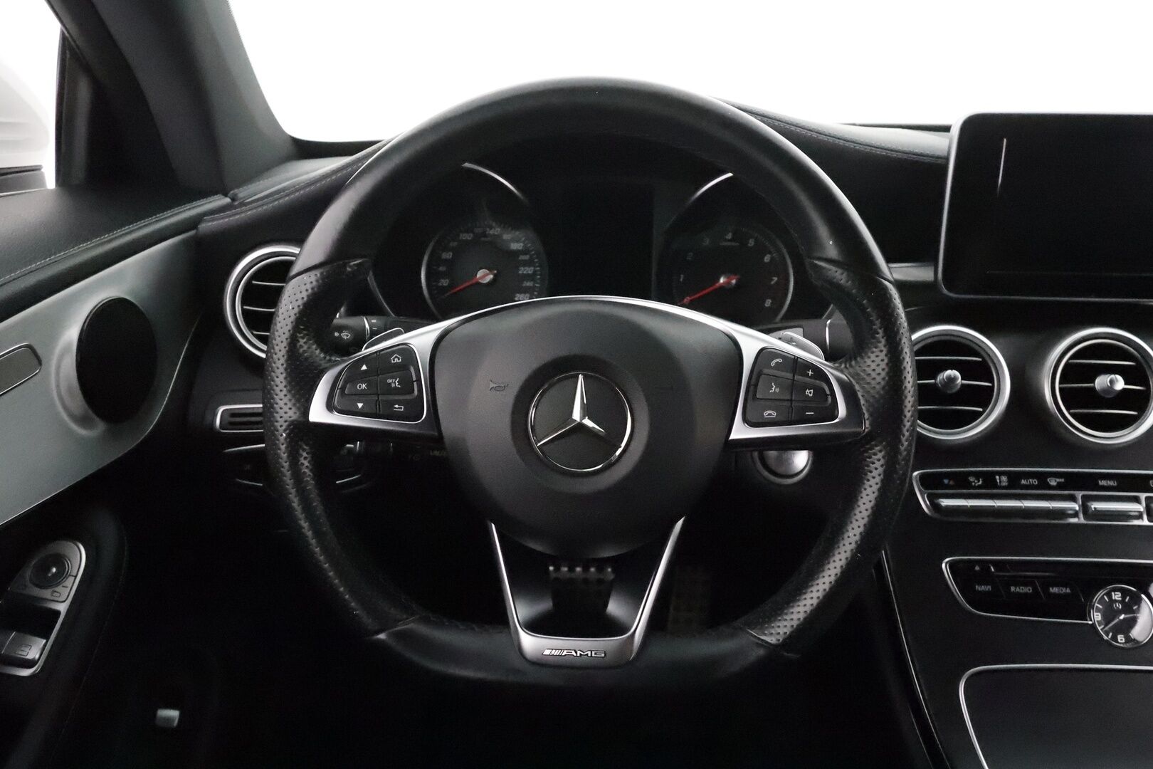 Mercedes-Benz C 2016 180 A Business AMG **LED-High Performance / P.Tutkat / Sporttipenkit / Nahka-Alcantara / Vakkari** - Kahdet Renkaat