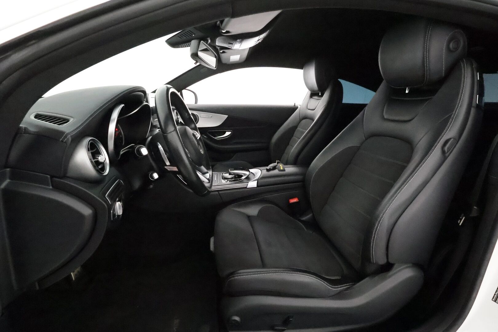 Mercedes-Benz C 2016 180 A Business AMG **LED-High Performance / P.Tutkat / Sporttipenkit / Nahka-Alcantara / Vakkari** - Kahdet Renkaat