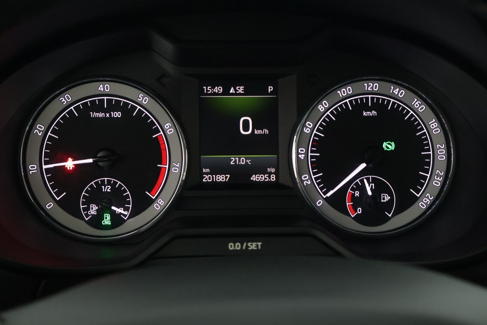 Skoda Octavia 2020 Combi 1,5 TSI G-TEC Style DSG Autom. * ACC / Koukku / Webasto / Peruutuskamera * - 2 renkaat alumiinivanteilla / Adaptiivinen vakionopeudensäädin / Irroitettava koukku *
