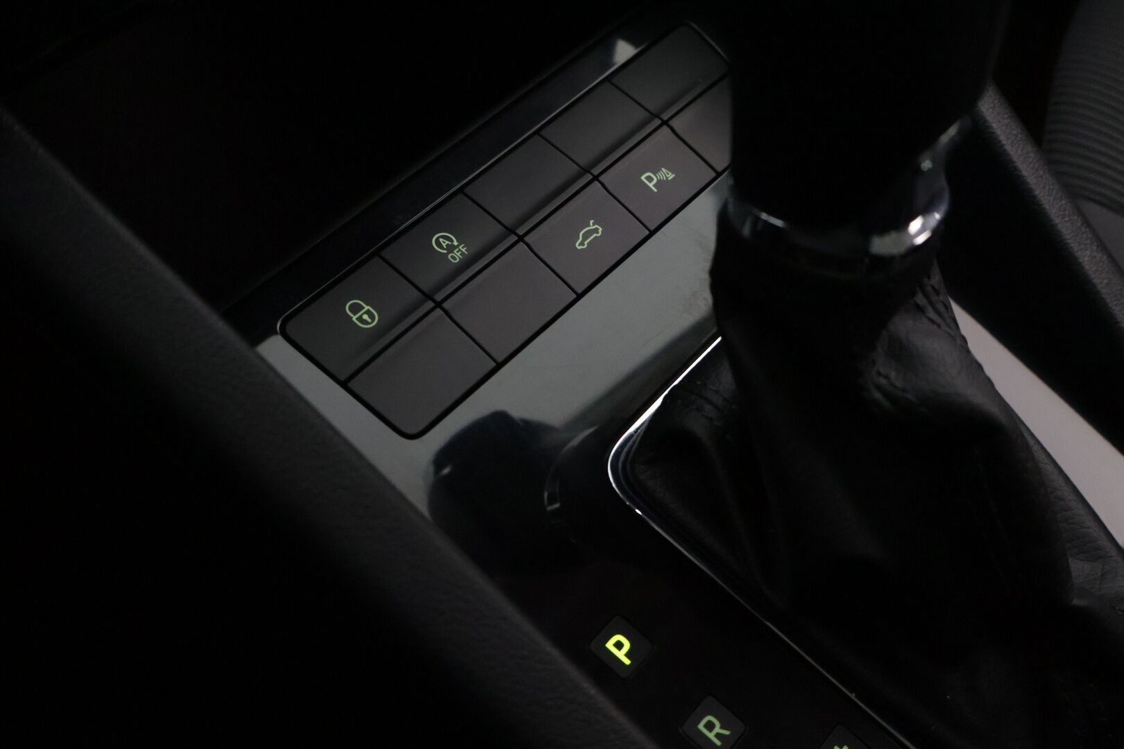 Skoda Octavia 2020 Combi 1,5 TSI G-TEC Style DSG Autom. * ACC / Koukku / Webasto / Peruutuskamera * - 2 renkaat alumiinivanteilla / Adaptiivinen vakionopeudensäädin / Irroitettava koukku *