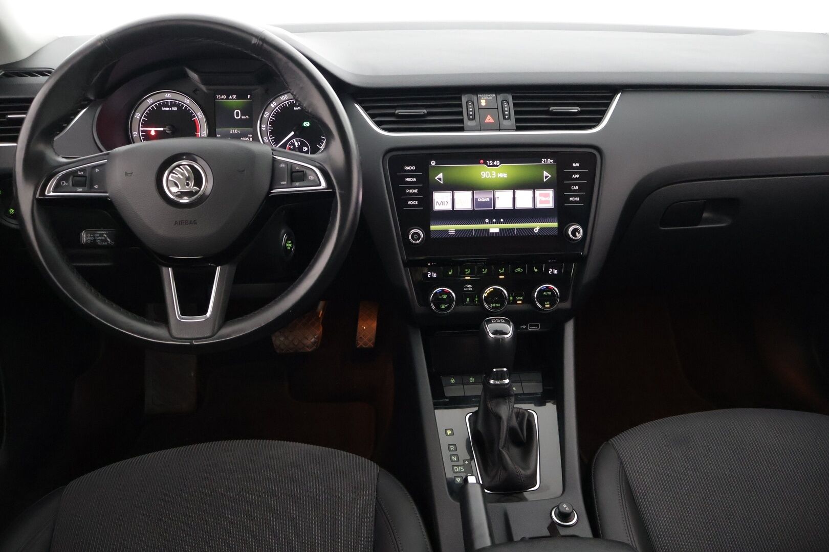 Skoda Octavia 2020 Combi 1,5 TSI G-TEC Style DSG Autom. * ACC / Koukku / Webasto / Peruutuskamera * - 2 renkaat alumiinivanteilla / Adaptiivinen vakionopeudensäädin / Irroitettava koukku *