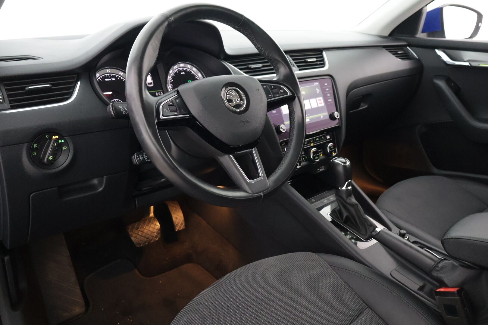 Skoda Octavia 2020 Combi 1,5 TSI G-TEC Style DSG Autom. * ACC / Koukku / Webasto / Peruutuskamera * - 2 renkaat alumiinivanteilla / Adaptiivinen vakionopeudensäädin / Irroitettava koukku *