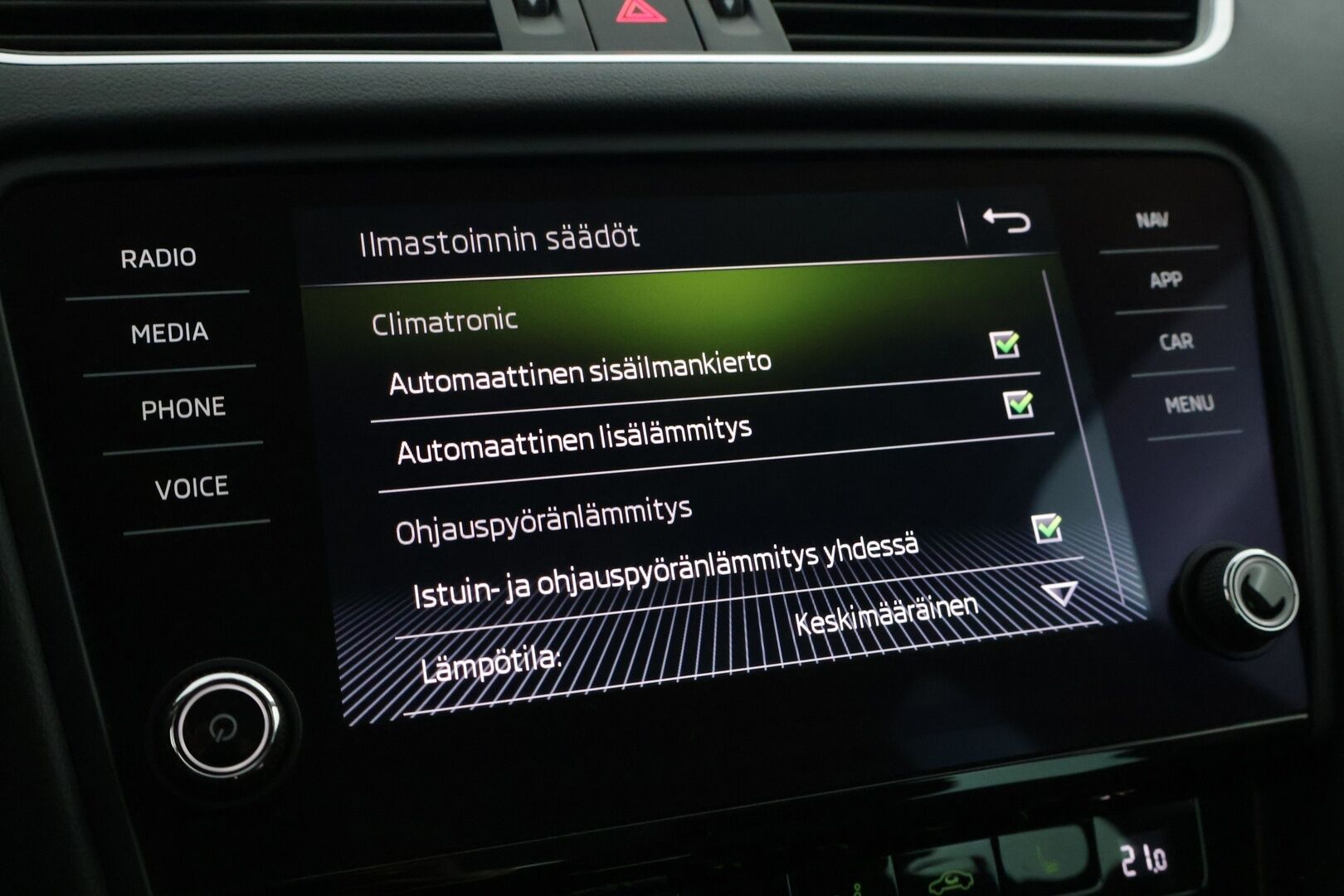 Skoda Octavia 2020 Combi 1,5 TSI G-TEC Style DSG Autom. * ACC / Koukku / Webasto / Peruutuskamera * - 2 renkaat alumiinivanteilla / Adaptiivinen vakionopeudensäädin / Irroitettava koukku *