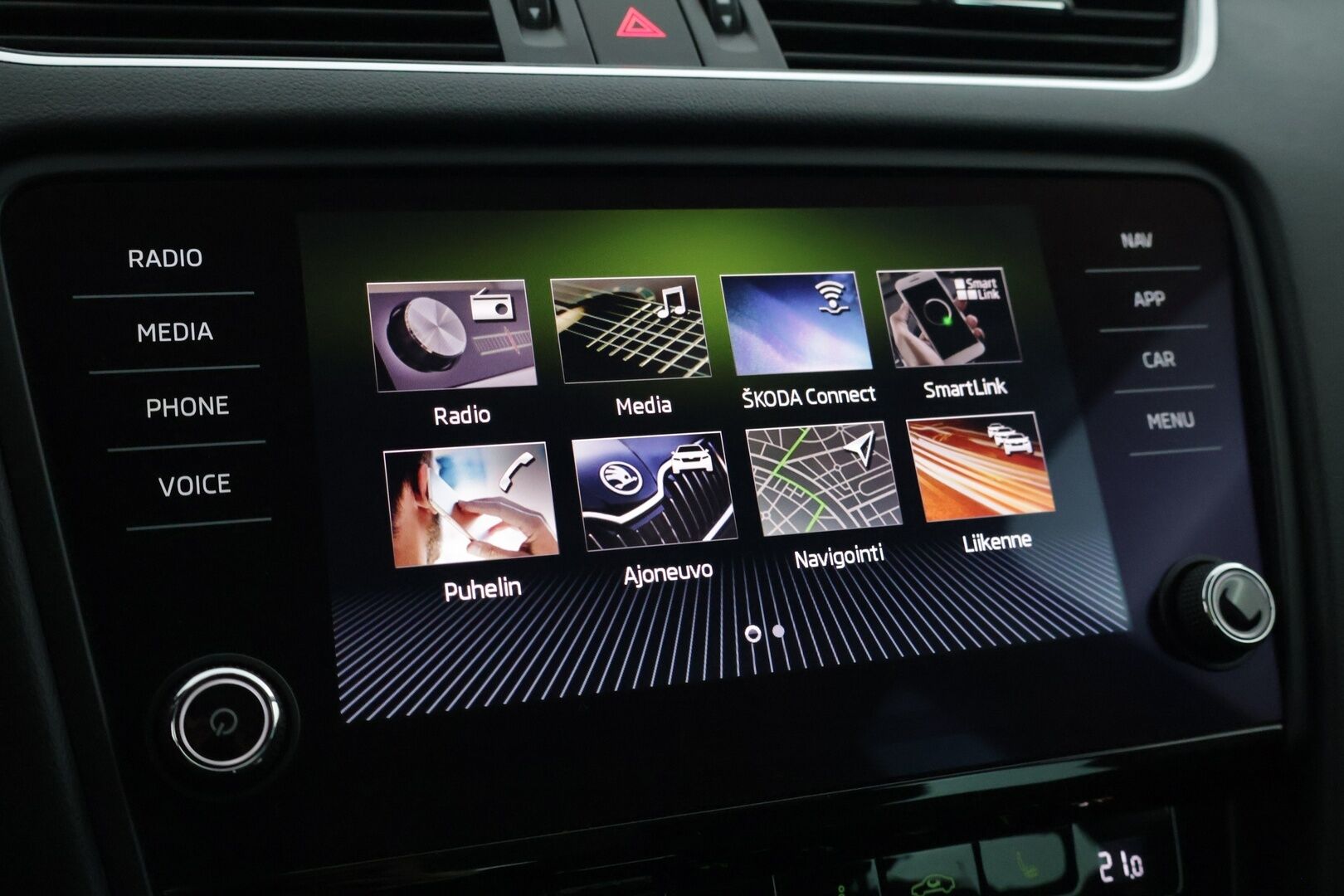 Skoda Octavia 2020 Combi 1,5 TSI G-TEC Style DSG Autom. * ACC / Koukku / Webasto / Peruutuskamera * - 2 renkaat alumiinivanteilla / Adaptiivinen vakionopeudensäädin / Irroitettava koukku *