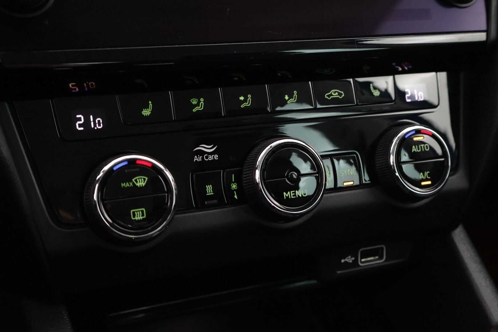 Skoda Octavia 2020 Combi 1,5 TSI G-TEC Style DSG Autom. * ACC / Koukku / Webasto / Peruutuskamera * - 2 renkaat alumiinivanteilla / Adaptiivinen vakionopeudensäädin / Irroitettava koukku *