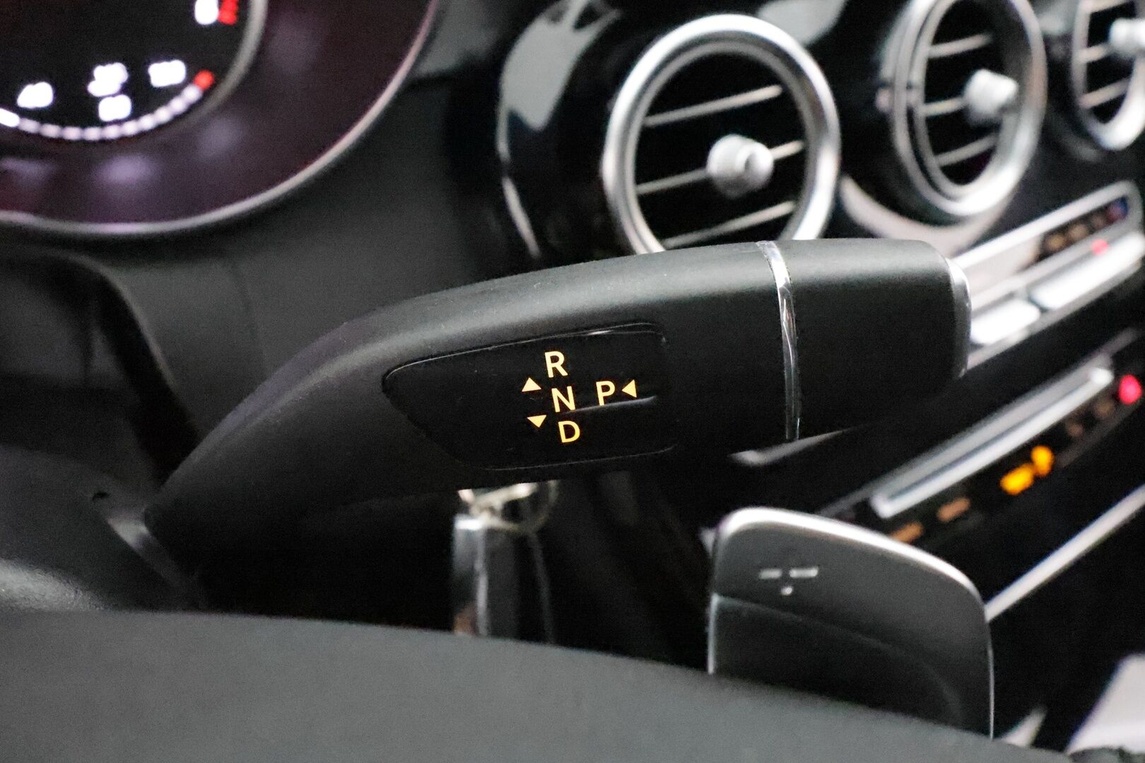 Mercedes-Benz C 2016 220d T A Premium Business AMG **LED-High Performance / P.Kamera / Vakkari / Katveavustin / Sporttinahat** - Kahdet Renkaat